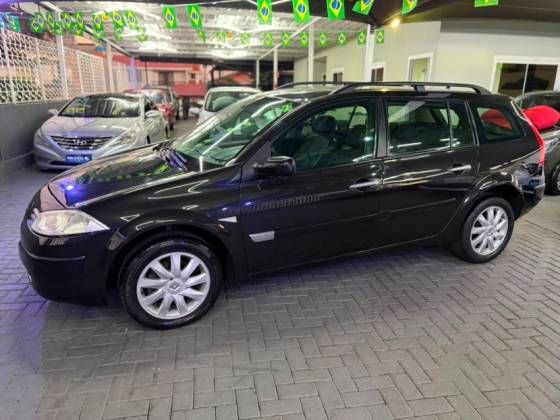 RENAULT MEGANE 1.6 DYNAMIQUE GRAND TOUR 16V FLEX 4P MANUAL RENAULT MEGANE 1.6 DYNAMIQUE GRAND TOUR 16V FLEX 4P MANUAL